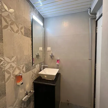 Retreats At Welcome In Lower Parel Apartment
