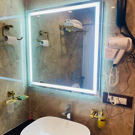 Hotel Amber Choice International Airport