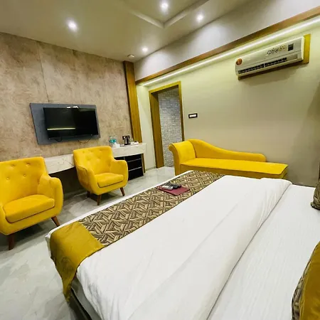 Amber Choice International Airport Hotel 3*