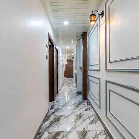 Hotel Ananta Mumbai