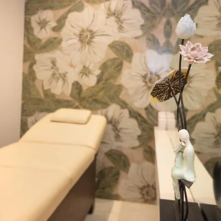 Z Bliss Suites, Bkc Hotel