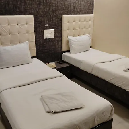 Crystal Park Near Nesco Exhibition Center Hotel *