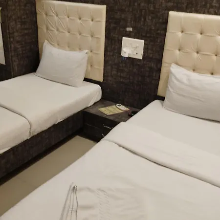 Crystal Park Near Nesco Exhibition Center Hotel Mumbai