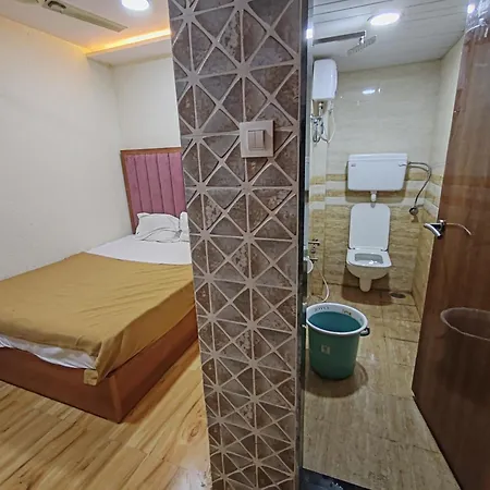 Laksh Hotel