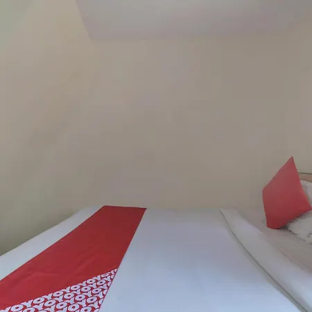 Hotel O By Oyo Ak Palace Near Chhatrapati Shivaji International Airport 3*