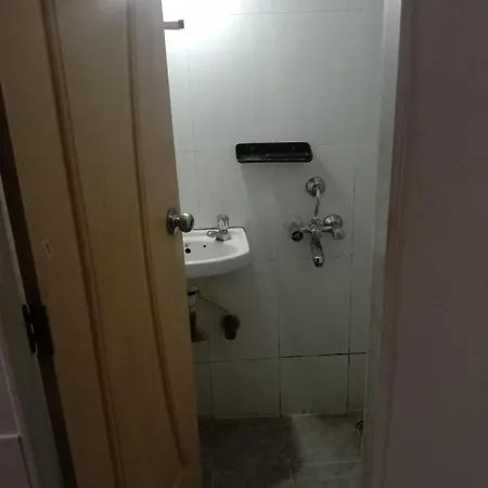 Srujan Sarai Service Guest house *