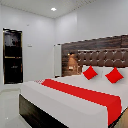 O Nithyanand Hotel 3*