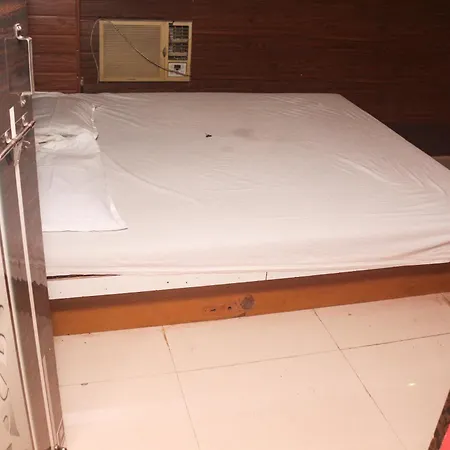 Moon Residency Hotel 3*