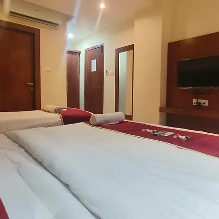 Ashraya International Hotel 3*