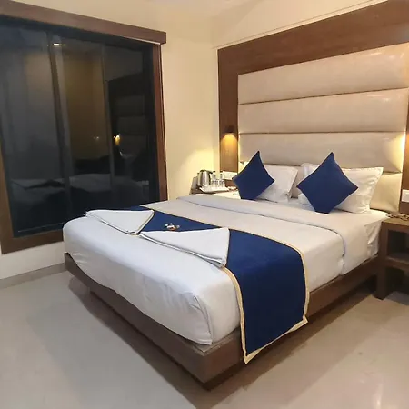 Hotel Ashraya International