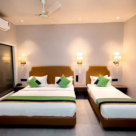 Golden Tulipz Hotel