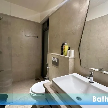 2br Service In Bkc Apartment *