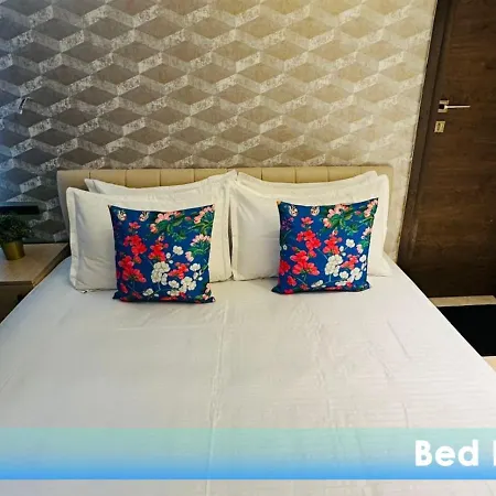 2br Service In Bkc Apartment Mumbai