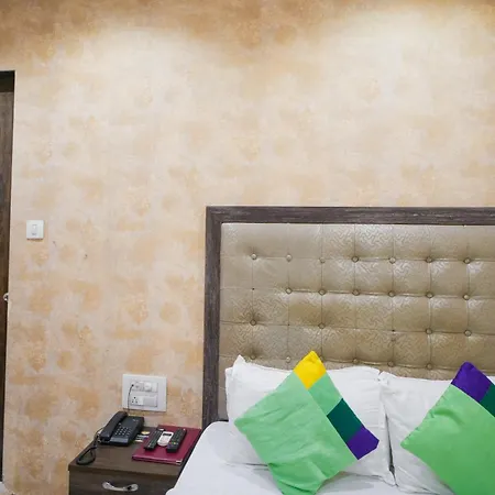 Skylink Hospitality Mahalaxmi Hotel 3*