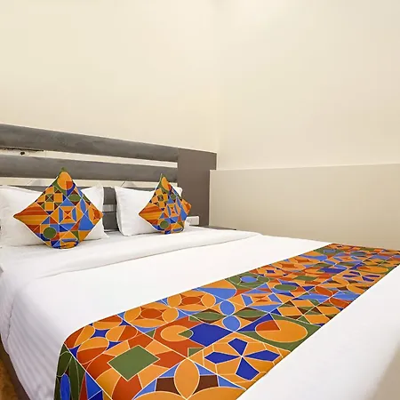Glitz Freedom International Hotel 3*