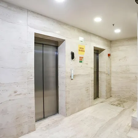 Hotel Glitz Freedom International Mumbai