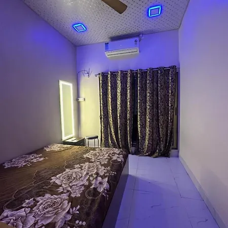 Apartment 1bhk-entire Near Kokilaben Dhirubhai Ambani Hospital Andheri W