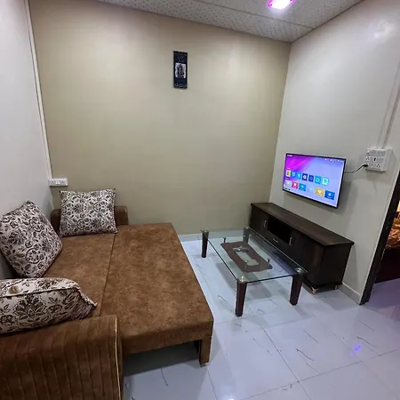 1bhk-entire Near Kokilaben Dhirubhai Ambani Hospital Andheri W Apartment