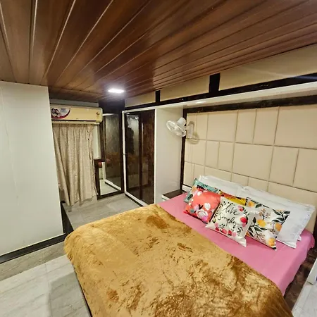 Apartment Carter Bay Peaceful Near The Shore, Bandra *