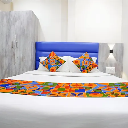 Glitz Good Luck Residency - Nr Exhibition Centre Hotel 3*