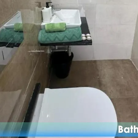 2br Service Aprt In Malad