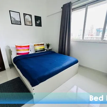 2br Service Aprt In Malad Apartment