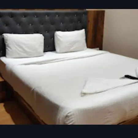 Glitz New Pacific - Nr International Airport 3* Mumbai