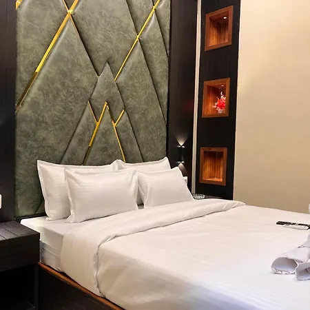 Hotel Sky Suite-sahar Cargo And Intl Airport