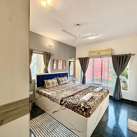 Apartment Lovely 3bhk Serviced Near Iskcon Temple, Juhu Mumbai