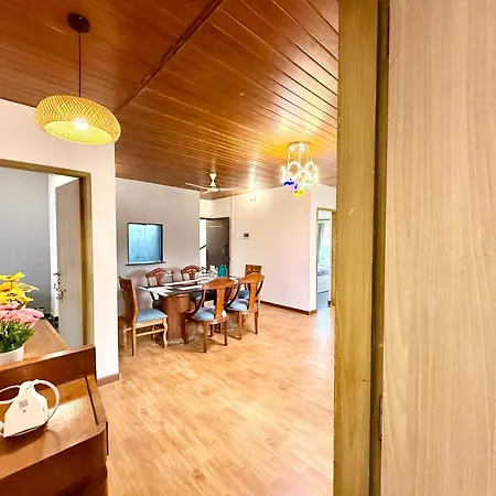 Lovely 3bhk Serviced Near Iskcon Temple, Juhu *