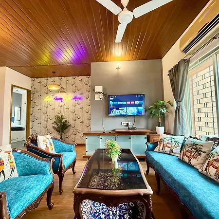 Apartment Lovely 3bhk Serviced Near Iskcon Temple, Juhu *