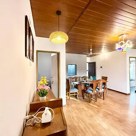 Lovely 3bhk Serviced Near Iskcon Temple, Juhu * Mumbai
