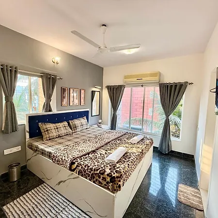 Lovely 3bhk Serviced Near Iskcon Temple, Juhu