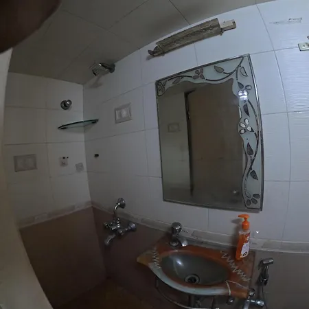 Private 2 Bedroom Cosy Nr Vivanta Malad West Apartment *