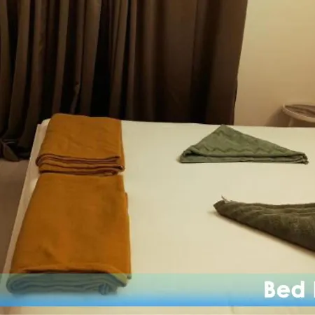 Apartment 1br Service Aprt In Malad Mumbai