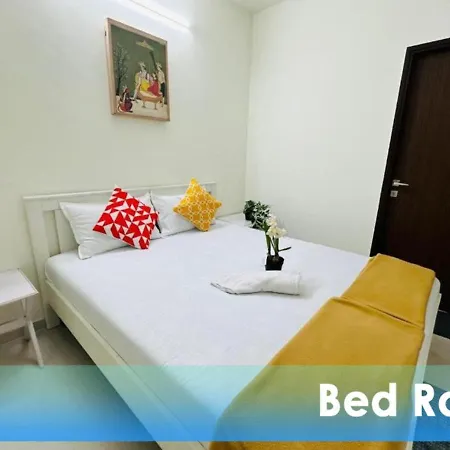 1br Service Aprt In Malad *