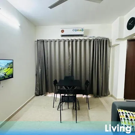 1br Service Aprt In Malad Apartment Mumbai
