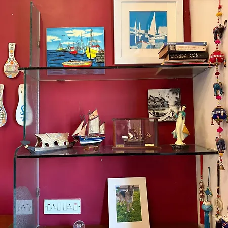 Khozem Topiwala Colaba Homestay *
