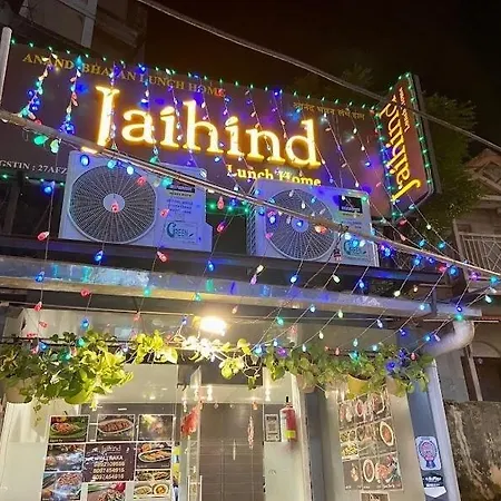 Airy & Brightn Wifi Bandra Area- 3 *