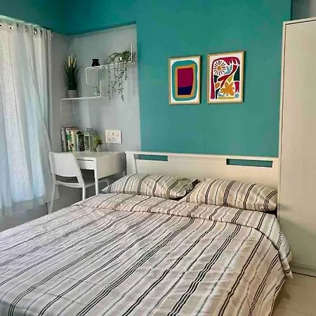 Airy & Brightn Wifi Bandra Area- 3 Apartment Mumbai