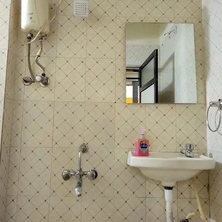 Apartment Quiet And Cozy 2bed 1 Bath Bandra Ocean Side *