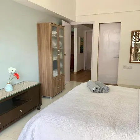 Entire 3 Bedroom With Balconies Bandra Apartment Mumbai