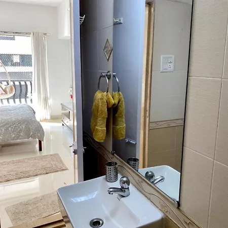 Apartment Entire 3 Bedroom With Balconies Bandra Mumbai