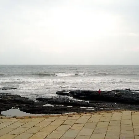 Hidden Gem With Pvt Terrace Bandra Apartment