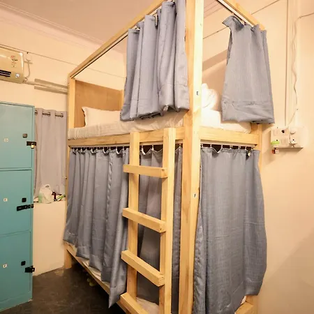 Hostel Locomo Mini - 9 Mins From Airport Mumbai