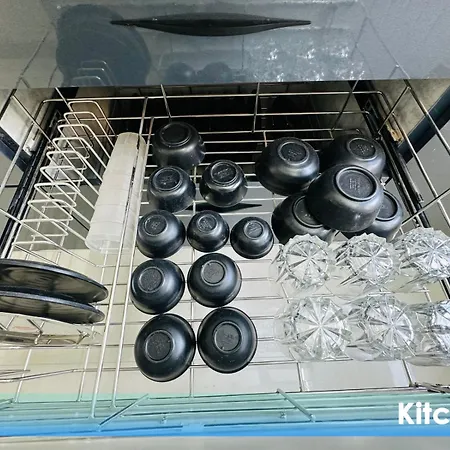 Apartment 1br Service In Parel *