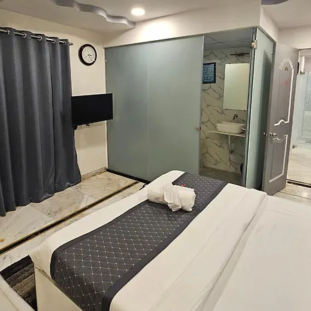 Astha Kandivali Service 3* Mumbai