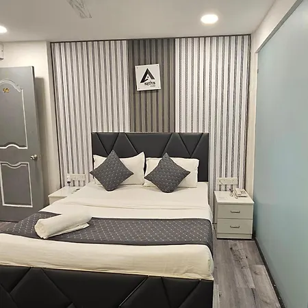 Astha Kandivali Service Guest house Mumbai