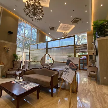 House Mindspace Malad Hotel 4*