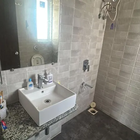 Homestay Luna Spaces -bella Vista Near Airport Iit Powai Mumbai